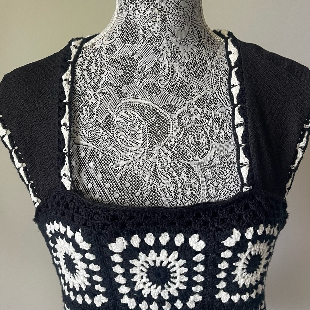 Trendmates Black and White Crochet Top